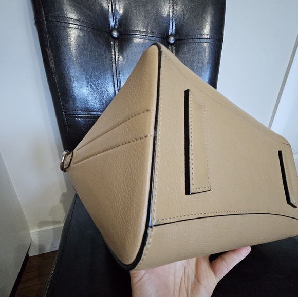 Givenchy Antigona - Picture 8 of 16